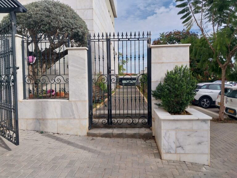 סטודיו סימפל כניסה